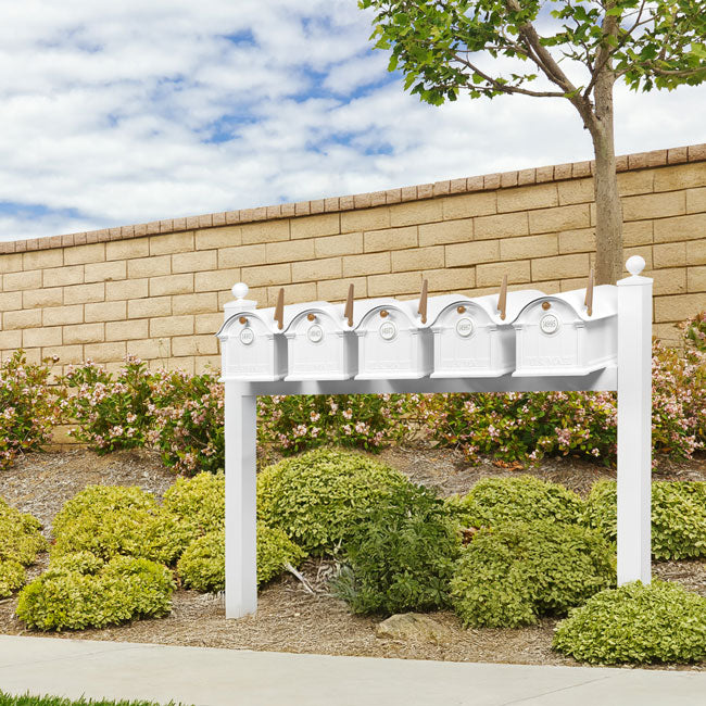 Whitehall Grand Custom Balmoral Mailbox Quint, White/Gold